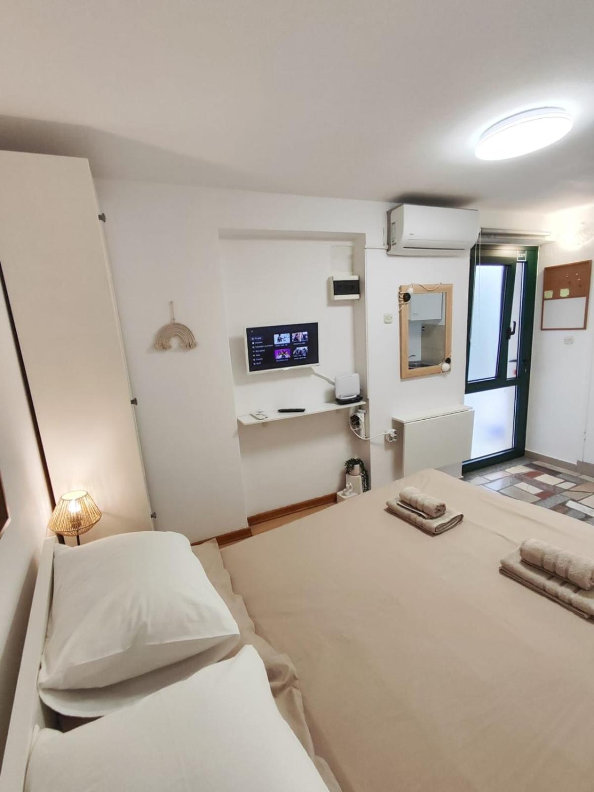 Assi Room Split Exterior foto