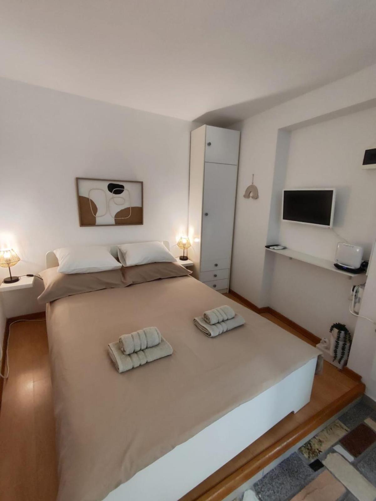 Assi Room Split Exterior foto